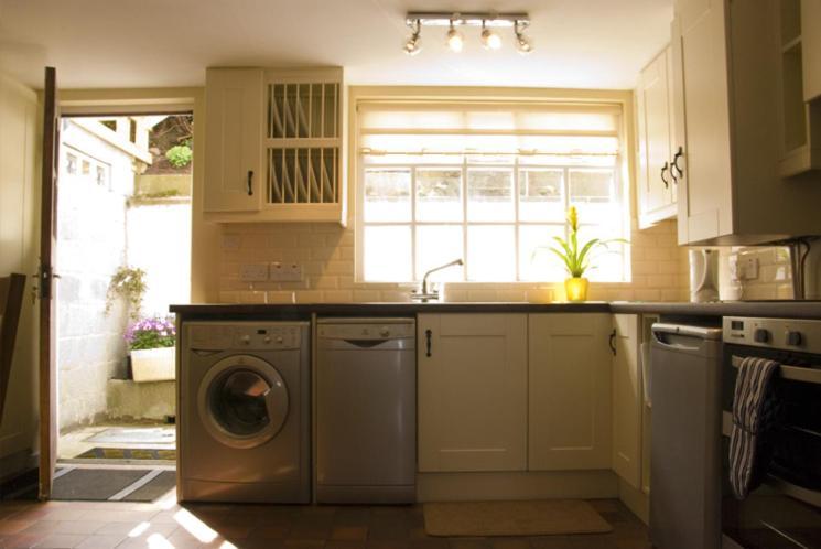 Slieve Donard Cottage Widows Row Cottages Нюкасъл Екстериор снимка